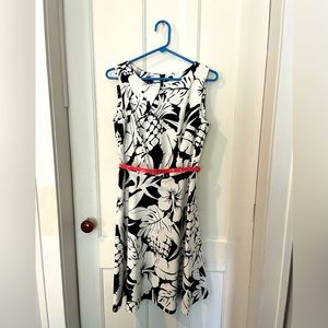 Alyx black & white floral print, sleeveless dress, size 10